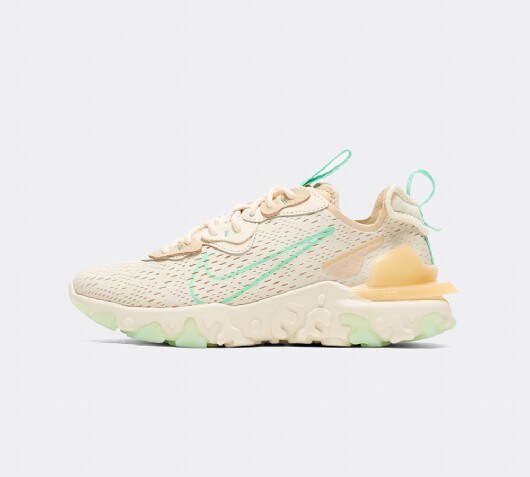 womens green nike trainers
