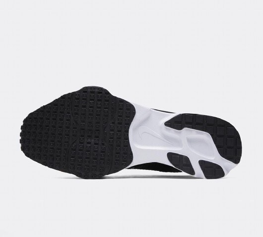 nike zoom type trainer black