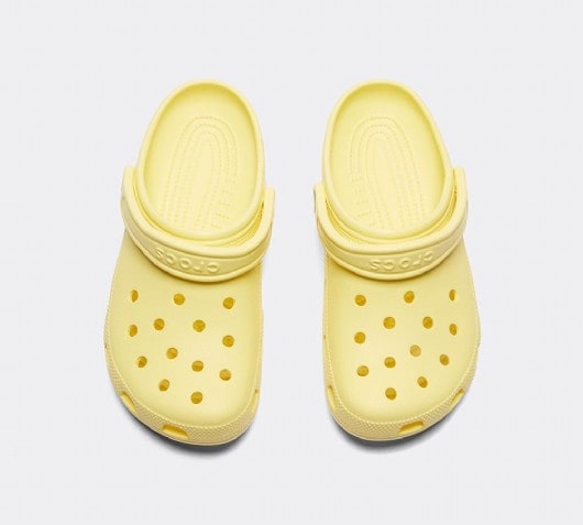 womens size 7 in crocs