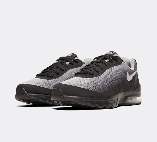 nike air max invigor junior trainer - black