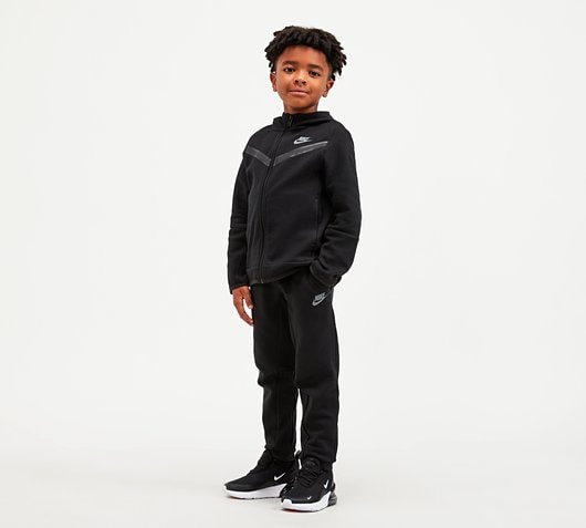 Nike Nursery Tech Fleece Set | Black / Smoke Grey | Footasylum