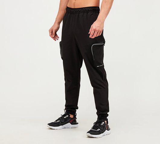 Monterrain Lander Woven Running Pant | Black | Footasylum