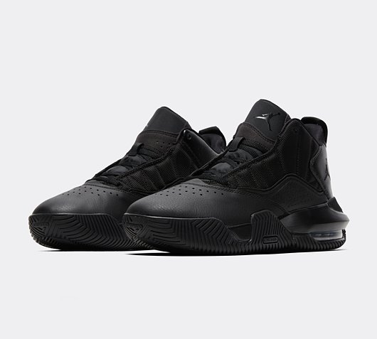 mens black jordan sneakers