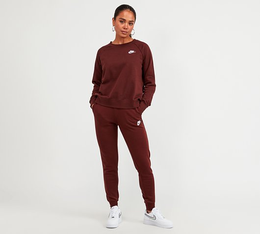 nike joggers maroon