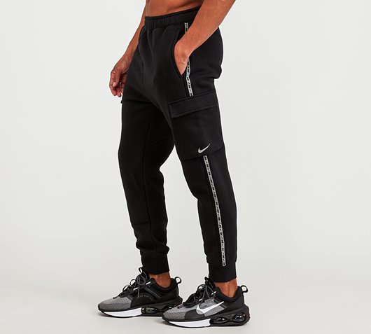nike repeat joggers black