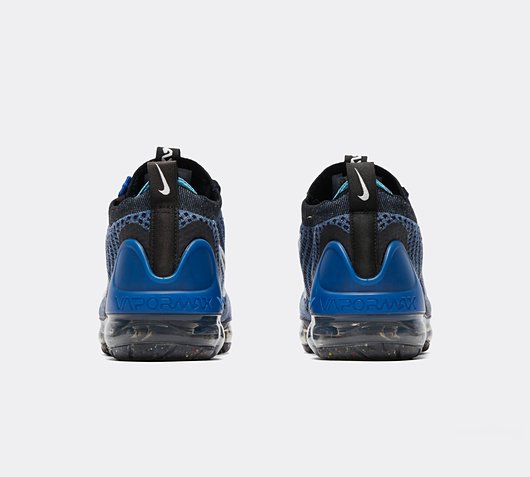 nike junior flyknit trainers