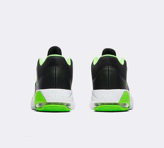 jordan junior max aura trainer
