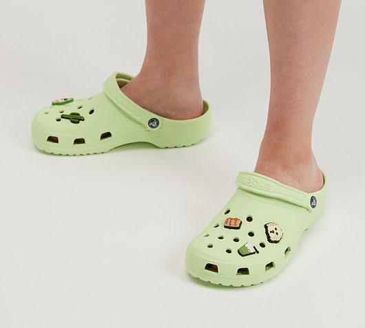  Crocs: Jibbitz Charms