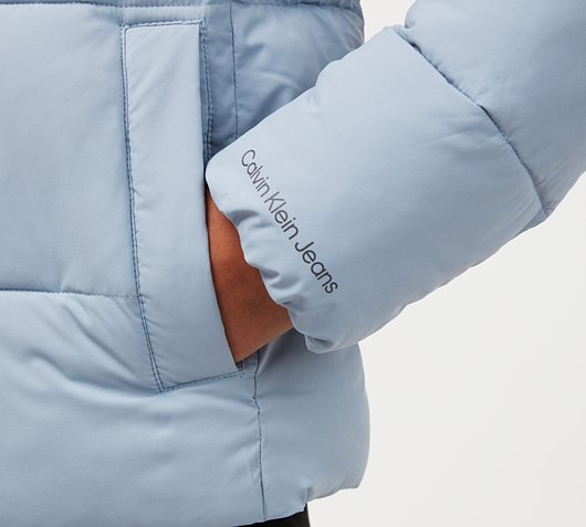 Calvin Klein Jeans Womens Recycled Polyester Short Puffer Jacket | Silver Sky | Footasylum Calvin Klein Jeans Womens Recycled Polyester Short Puffer Jacket | Silver Sky | Footasylum