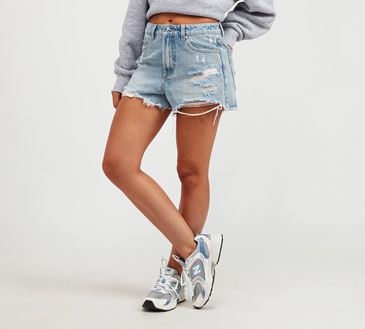 Womens Bella Distressed Light Wash Denim Short