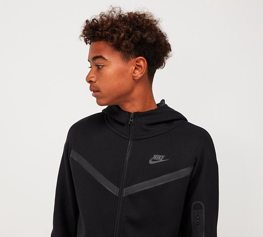nike tech tracksuit junior black