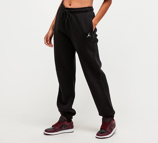 Jordan Womens Essentials Fleece Jogger | Black | Footasylum