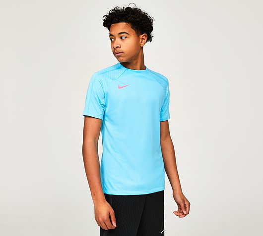 Nike Junior Strike T-Shirt | Baltic Blue / Hyper Pink | Footasylum