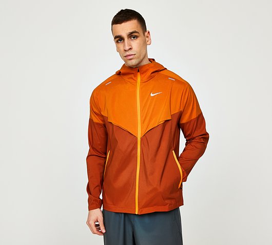 Zweet Verlammen Voornaamwoord Nike Run Repel UV Windrunner | Vivid Orange | Footasylum