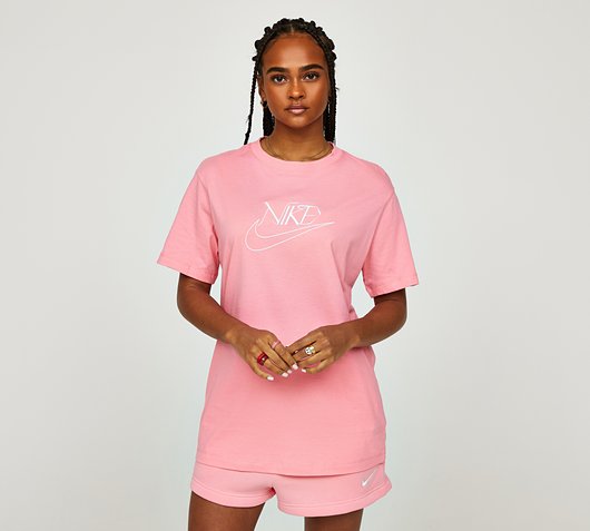Nike Womens Graphic Boyfriend T-Shirt | Coral Chalk | Footasylum