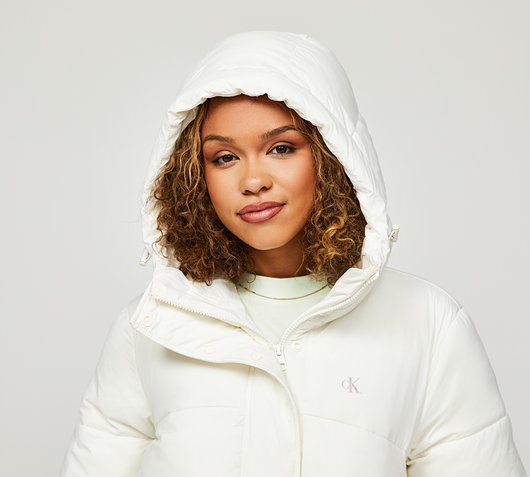 women's short white puffer jacket