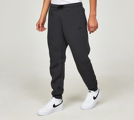 Nike Junior Tech Fleece Pant | Anthracite | Footasylum