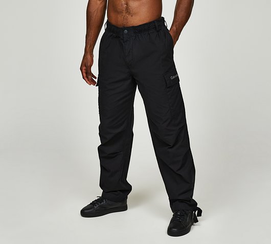 Calvin Klein Jeans Essential Regular Cargo Pant | Black | Footasylum