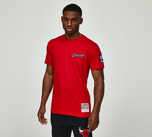 Mitchell and Ness Teams Chicago Bulls T-Shirt | Scarlett | Footasylum