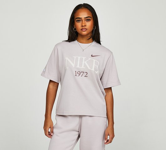 Nike Womens Oversize Logo Boxy T-Shirt | Platinum Violet | Footasylum