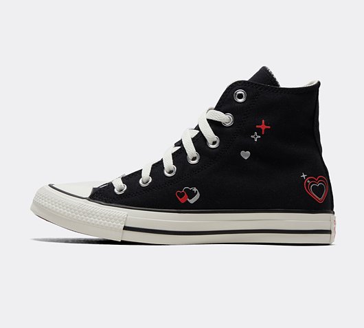 Womens Chuck Taylor Y2K Heart Trainer