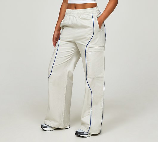 Nike Womens Street High-Rise Woven Pant