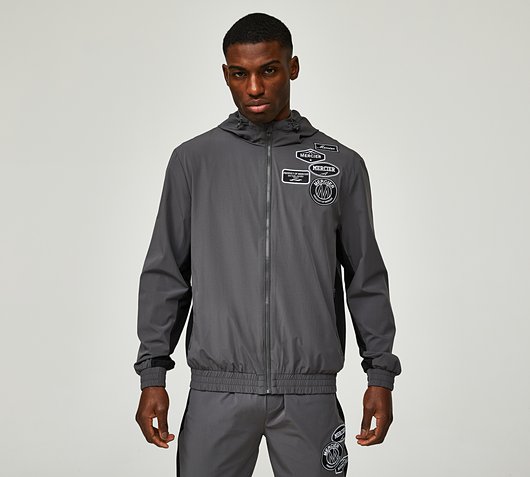 Contrast Badge Sport Windbreaker