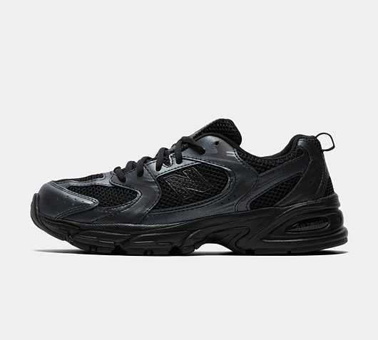 Junior trainers footasylum clearance