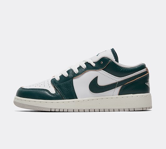 junior air jordan trainers
