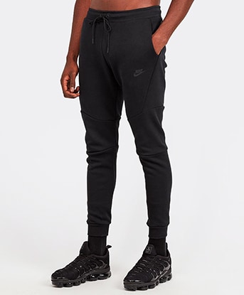 nike tech fleece v2