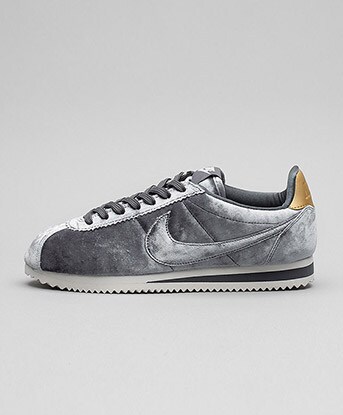 black velvet nike cortez
