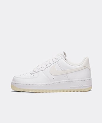Nike Womens Air Force 1 '07 SE Trainer