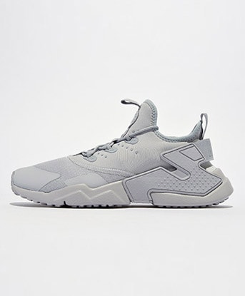 huaraches nike footasylum