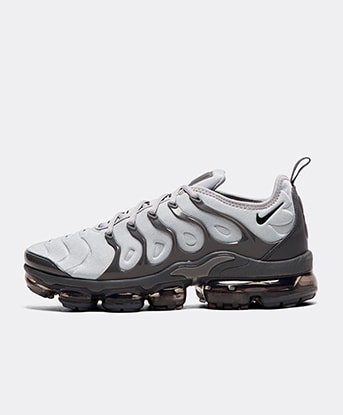 vapormax plus trainers