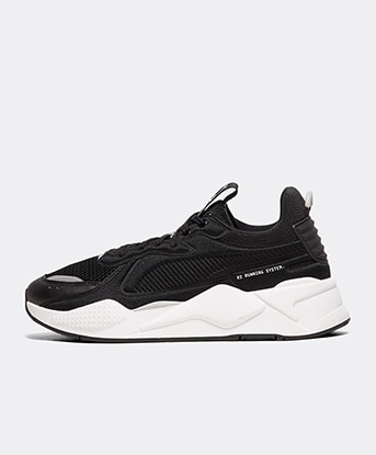 puma trainers black and white