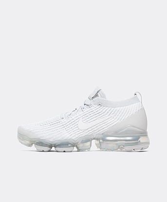 white nike trainers vapormax