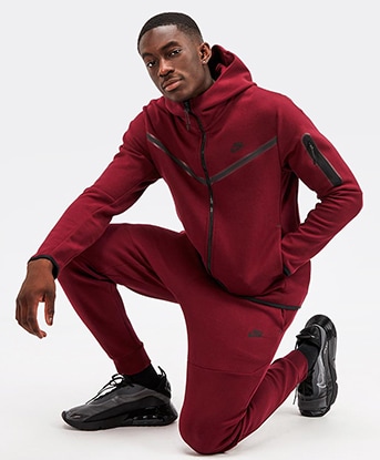 nike tech fleece black tracksuit