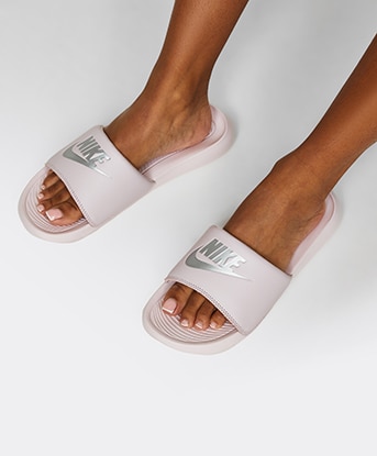 nike sliders 5.5