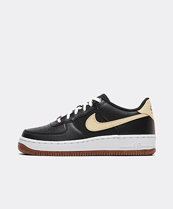 junior size 3 nike trainers