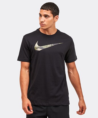 black nike tee shirt