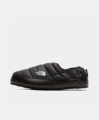 black trainers footasylum