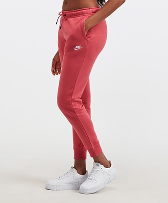 Nike Womens Essential Regular Fleece 