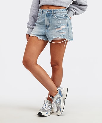 Womens Bella Distressed Light Wash Denim Short