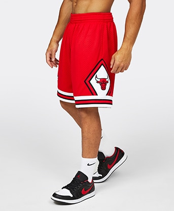 Mitchell and Ness Chicago Bulls Diamond Mesh Short Scarlet
