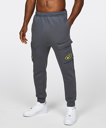 Mens tracksuit hotsell bottoms footasylum