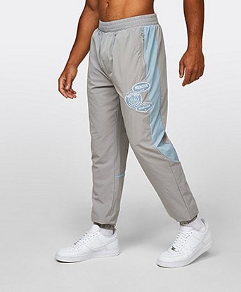 Contrast Badge Sport Woven Pant