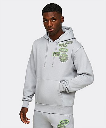 Contrast Badge Overhead Hoodie