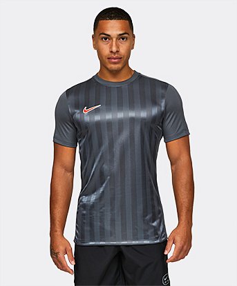 Up to 60 off Nike Apparel Footasylum
