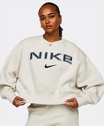 Women s Nike Sweatshirts Nike Sweatshirts Footasylum