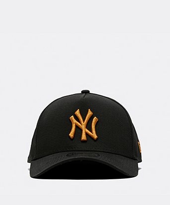 League Essential Black 9FORTY E-Frame NY Yankees Trucker Cap